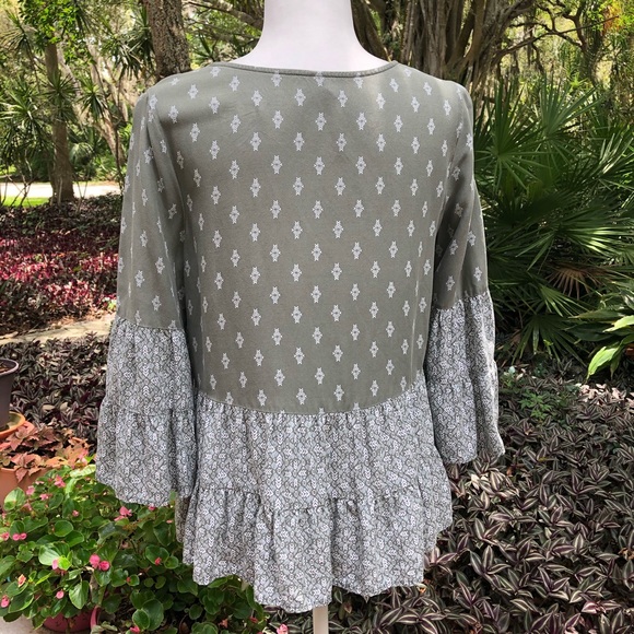 MUDD Sage/White Peasant Tunic Top - Picture 2 of 8